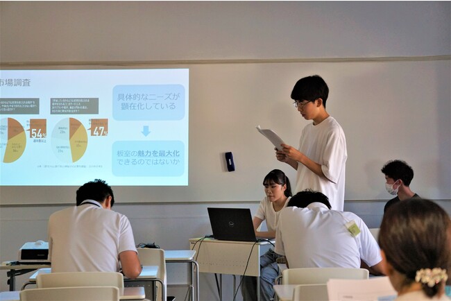 那須塩原市長 渡辺美知太郎氏に学生自らが施策提案