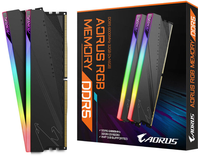ヒートシンク搭載 LEDが鮮やかに輝く DDR5-6000 メモリがGIGABYTEから発売