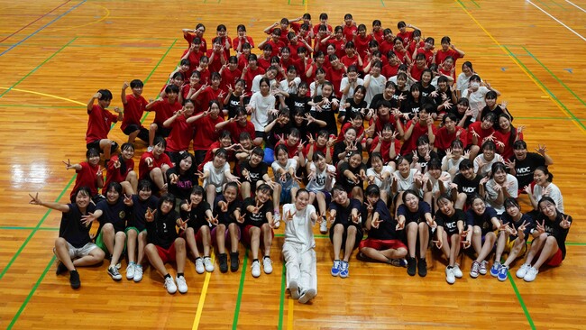 【世界的ダンサー Miyu】名古屋市の高校ダンス部120名に世界レベルのステップを直伝！