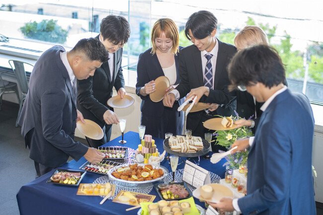 ノンピ、オンボーディングを内定式懇親会から始める企業向けに華やかなケータリングセット＆企業ロゴクッキーを販売。