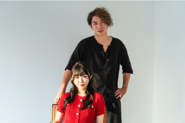日本初！インディペンデントミュージシャンとのパートナー契約！佐久間彩加とマイクロライブ空間アプリを提供する「corom」がパートナー契約締結