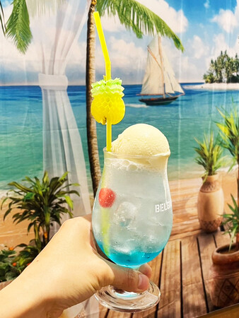 【目黒区学芸大学・自由が丘】夏休み最終企画！8月26日(土)~8月27日(日)人気のクリームソーダを200円OFFクーポンを公式ホームぺージにて配布中｜ニューヨークキッチンARAI碑文谷店