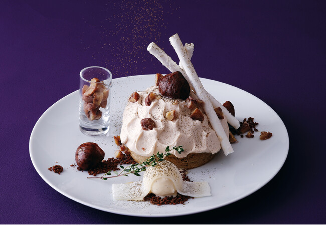 秋を彩るモンブランパンケーキと巨峰パフェが登場