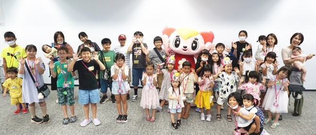 従業員の子どもたちが家族の職場訪問 「こども参観日」を開催