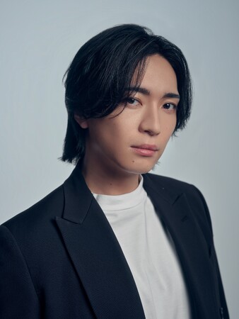 アーティストとしても活躍する、ミュージカル界の実力派スター松下優也がアミューズに所属