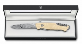 上質でエレガントな限定版。DAMASTEEL®とマイカルタハンドルの出会い