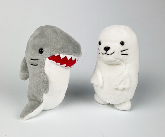 ノンワイヤーで自立するぬいぐるみシリーズに新ラインナップ　“足のない”海の動物キャラクターを初お披露目　9月6日～8日　東京ギフトショーに出展　提案の裾野を広げる