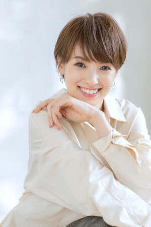 人気タレント　南明奈さんをクリエイティブディレクターに迎え、笑顔溢れる商品をお届けします！
