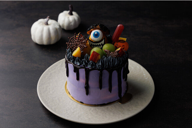 ひとくち食べると‟ブラック”になるハロウィーンケーキ？！1日3組限定「ブラックゴーストケーキ」付ステイ登場！