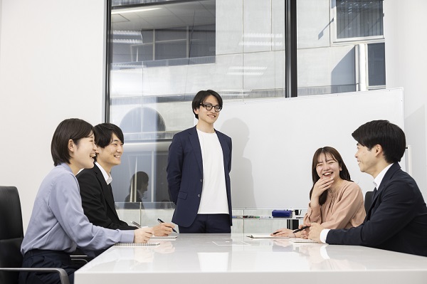 初任給27万円に引き上げで年収50万円増へ、20代社員を全員賃上げ