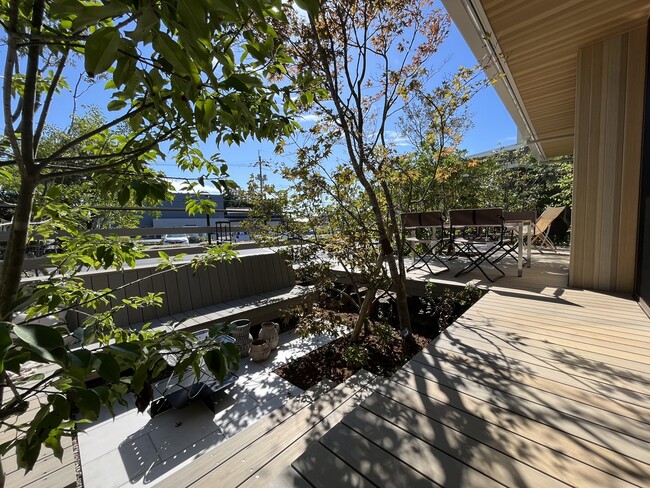 第1７回キッズデザイン賞受賞　～リビングからつながる庭、豊かな家時間を過ごすウッドデッキの提案～　