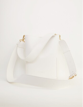 RANDEBOOよりオンラインサイト限定カラーの”Petit bucket bag (white)”が新登場！