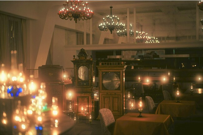 【OMO5小樽 by 星野リゾート】オイルランプが灯る歴史的建造物内でアンティークオルゴールを公開演奏する「灯る小樽ナイトラウンジ」開催｜期間：2023年9月1日～通年