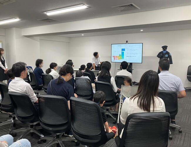 日本管財ホールディングス、ワークライフバランスの取り組みの一環として社員の子どもに向けた職場見学会を開催