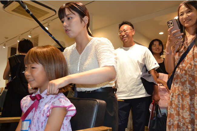 フィーノとヘアドネーションのその先にある医療用ウィッグを学ぶ　夏休みの親子参加型ワークショップで子どもたちが「今できること」を体感