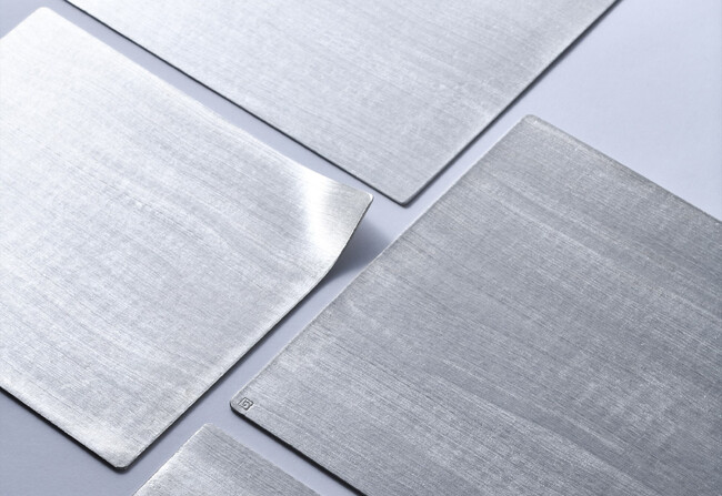 銀雅堂・錫鋳物の器シリーズ「静波」より、新商品「錫板」をラインナップ追加。9月1日 新発売。