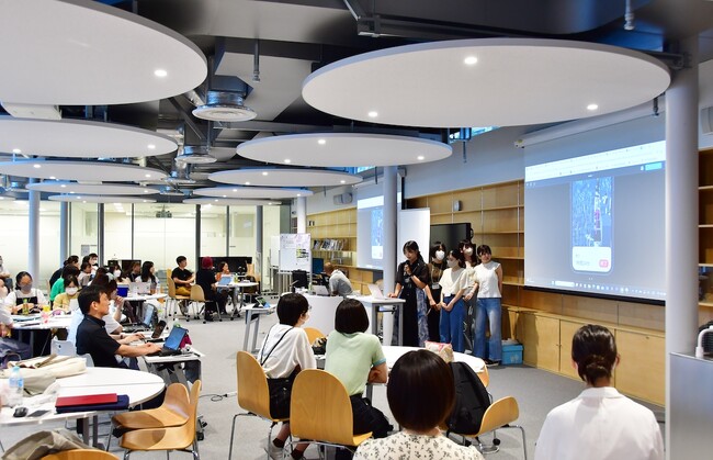 女子大学生が3D都市モデル「PLATEAU(プラトー)」を活用した地域課題の解決や都市DXのアイデアを発表