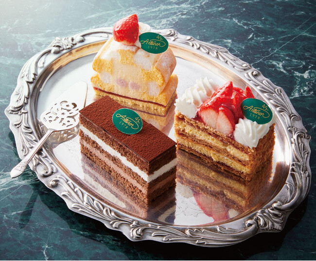 【アンテノール】創業 45 周年　お客様に感謝の気持ちをこめて。創業当時のケーキを期間限定で復刻いたします。