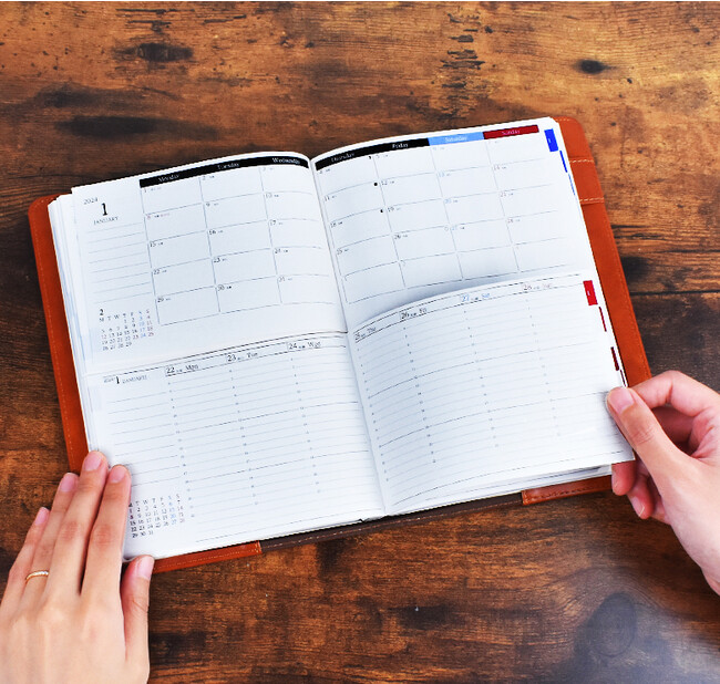 累計販売数135,000冊。手帳の上下で時間を管理・情報を整理できるユメキロック セパレートダイアリー2023年12月始まり9月4日予約販売開始。カバンの中で手帳が広がる問題を解決する新作カバーも登場