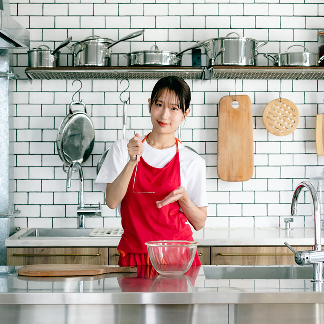 SNS総フォロワー数38万人超 料理家・長谷川あかり×新潟県燕市の厨房用品卸商社エムテートリマツ×PARCO　1本で4役以上！マルチに使える「ちょっかくターナー」発売！