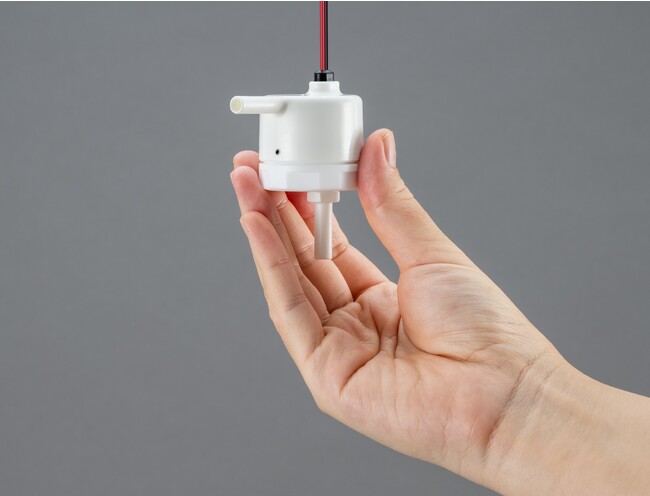 全長60mm以下。世界最小クラスの深紫外線LED水除菌モジュール。 ウォーターサーバーや浄水器など小型サイズ機器の吐水口への設置がより簡単に。PearlAqua MicroAモデル販売開始
