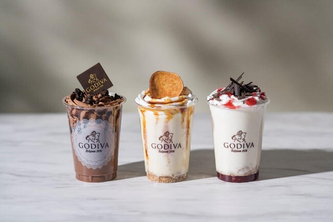 GODIVA cafeより、「デザートドリンク 生ガトーショコラ」「デザートドリンク 生チーズケーキ ラズベリーソース」「デザートドリンク キャラメルスイートポテト」を9月6日（水）発売