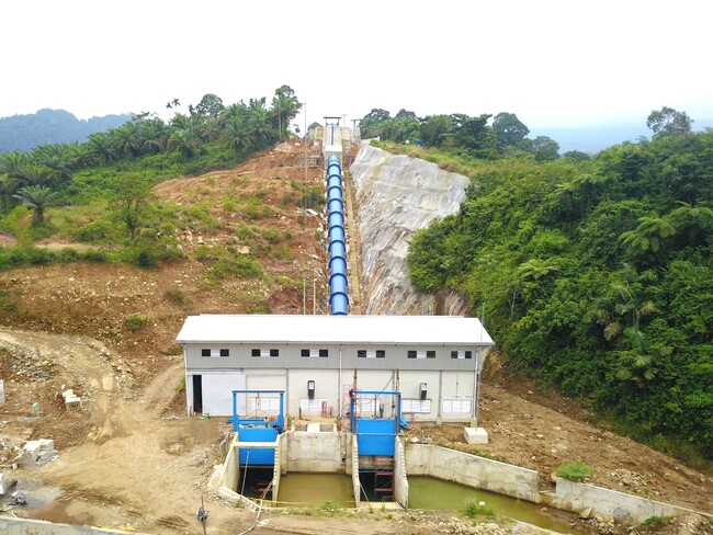 　インドネシア共和国において開発している自社水力発電所6.200kWの建設工事が完了し、試運転を開始いたしました。