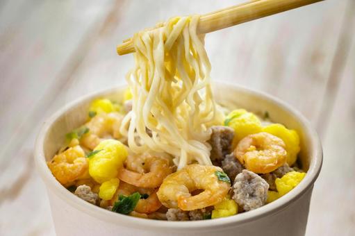 手軽で美味しいみんなの味方のカップ麺　2023年版