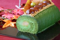 秋限定・宇治抹茶と栗の相性が楽しめる「点てる抹茶10杯分の抹茶生チョコモンブランロールケーキ」を9月8日から販売