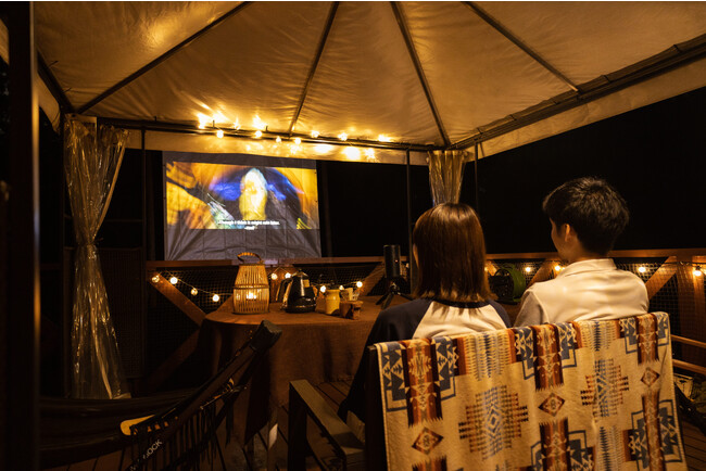 秋の夜長は「グランピングシアター」で至福の時間を。1日1棟限定の「非日常空間」