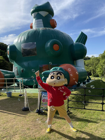 しんちゃんと一緒にはじめてのクラフト！芸術の秋を彩る、子どもたちの最高の笑顔！『しんちゃんと一緒に!?クラフト教室inのんびりのはら』9月16日開始
