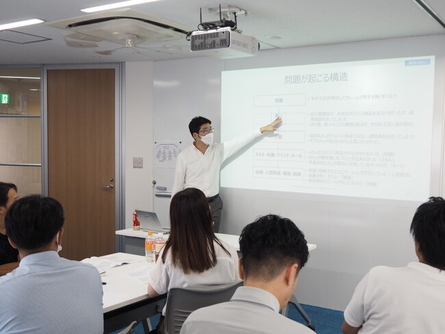 倉庫業の実際の事例を基にしたオリジナルのケーススタディで学ぶ/業務改善のための「なぜなぜ分析研修」を実施