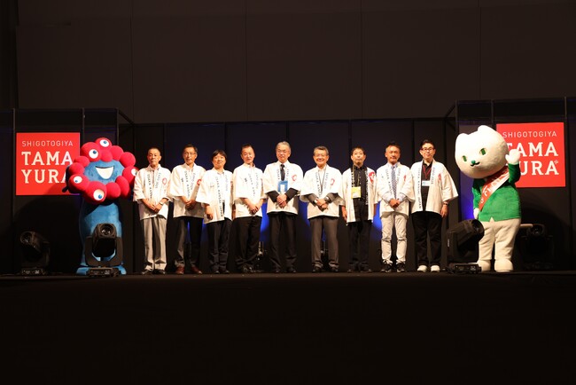 「滋賀県高島市の自然の恵みをファッションに」2025年大阪・関西万博のユニフォーム、地元関西ヨシ刈りのヨシから誕生