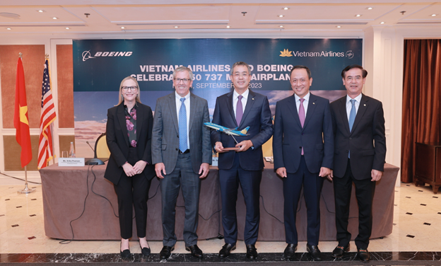 ベトナム航空、ボーイングとボーイング737MAX 50機購入に関する基本合意書（MOU）を締結