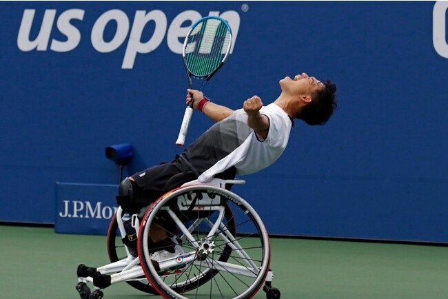 凸版印刷、スポーツ専従社員（車いすテニス）の眞田卓、「全米オープンテニス（車いす部門）」男子ダブルスで優勝
