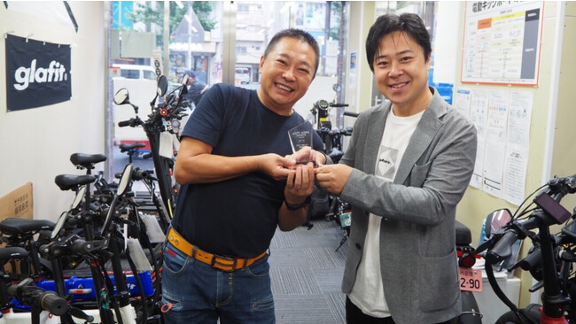 二刀流バイクGFR-02 を1番販売したのは「原ちゃり電ちゃり秋葉原」　2023年度glafit Sales Award優勝と特別賞のW受賞