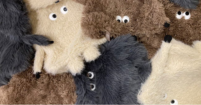 未確認生物たちがモチーフの2WAYトートを新発売！ そっと寄り添い癒してくれる、楽しいお出かけのパートナーです