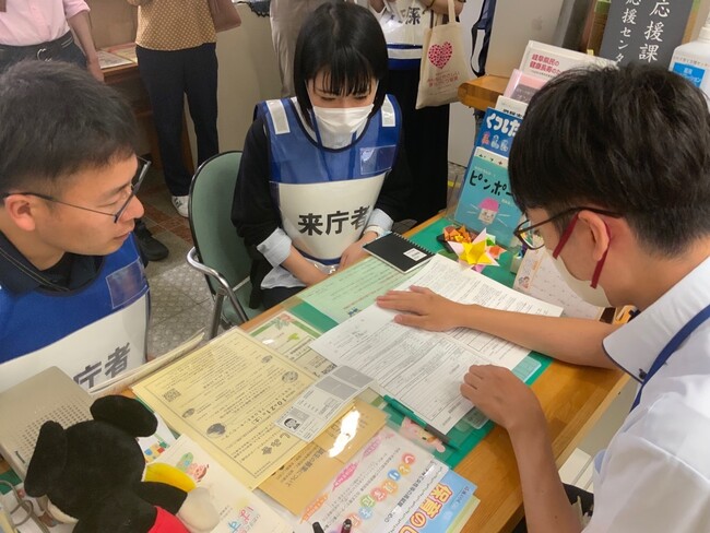 【岐阜県飛騨市】職員自ら市役所窓口を体験！市民や職員の手続き負担を減らす自治体窓口DXを推進