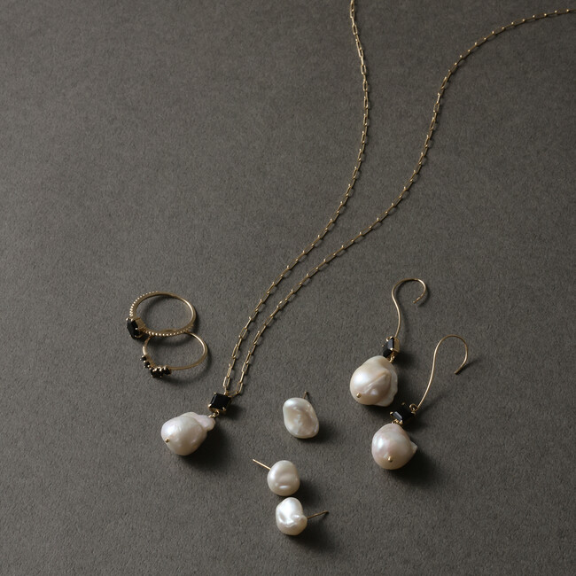 【Lilas/リラ】 オイスターパールとオニキスのコンビネーションが輝く、新作 PEARL×ONYX JEWELRY