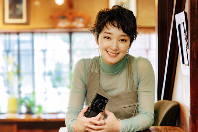 【女優・モデル剛力彩芽が愛用する意外なカメラとは？】日常を切り撮った作品６枚を公開。写真ライフ134秋号9月15日発売！