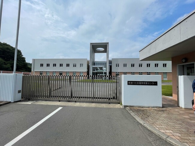 女子受刑者の社会復帰に寄与する取り組み―喜連川社会復帰促進センターにおけるJNAジェルネイル技能検定試験 特別実施の報告