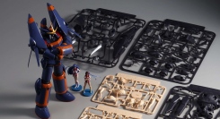 OVA『トップをねらえ！』より、ガンバスターとヒロイン2人がプラスチックモデルとして立体化