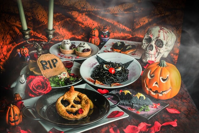 【2023年のヴァンパイアカフェハロウィンは2度楽しむのが正解！】「吸血鬼達のハロウィンナイトアフタヌーンティープラン」＆「ドラキュラ城のブラッディーハロウィンコース」ダブル展開！