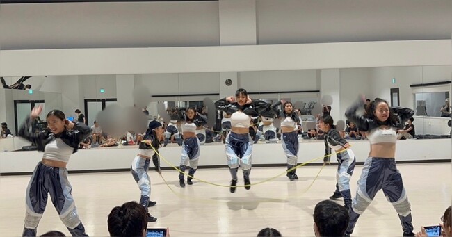 [興奮・熱気・大歓声のパフォーマンス披露会]2023年世界大会でNo.1を獲得したミセスダブルダッチがFOLEフィットネスに登場！