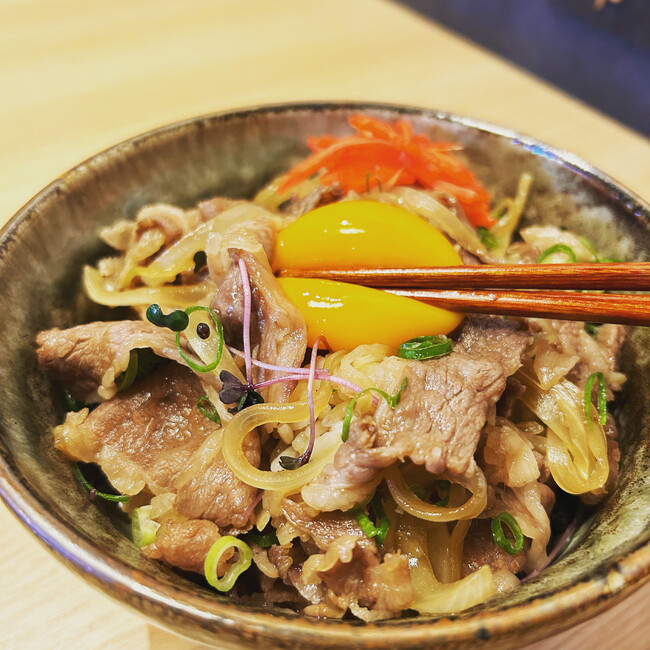 【新商品】錦糸町焼肉 才色兼備が平日ランチ限定で“普通じゃない牛丼”の販売を開始！