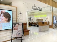 JR鹿児島駅直結のヘアメイク専門店『アトリエはるかアミュプラザ鹿児島店』が、定額制ネイルサロン『MANICURE HOUSE』を併設してリニューアルオープン！！