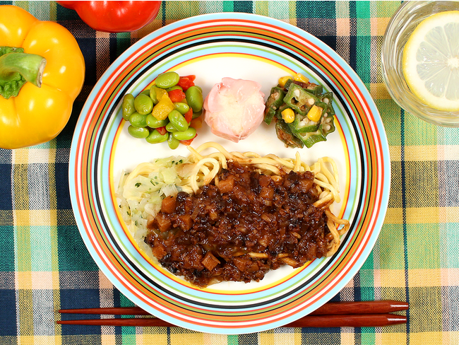 もちもちした食感はそのままに、糖質を約30%カット（*1）した「ジャージャー麺」がナッシュから新発売　　　　　　　　　　　　　　　　　　　　　　　　　　　　　　　　