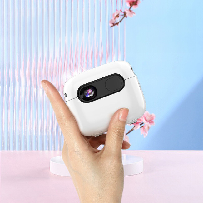 手のひらサイズの驚き！4K映像を最大100インチまで投影できるキューブ型プロジェクター「NanoPro」を「Gloture楽天ストア」で販売開始