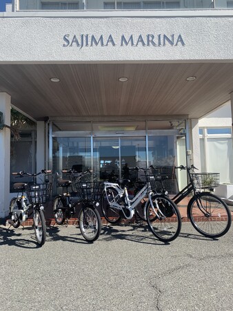【佐島マリーナホテル】電動アシスト自転車のレンタサイクルを開始！海を眺める、海辺を歩く、船で旅をする　神奈川県三浦半島　逗子、葉山の南に位置する　海色に染まる　1965年創業のマリンリゾート