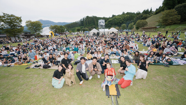 俳優/映画監督・齊藤工発案 劇場体験を届ける移動映画館 cinema birdが熊本小国にて開催　公衆衛生の礎を築いた北里柴三郎が生まれ育った地にて医療従事者ら約1,000名を無料招待